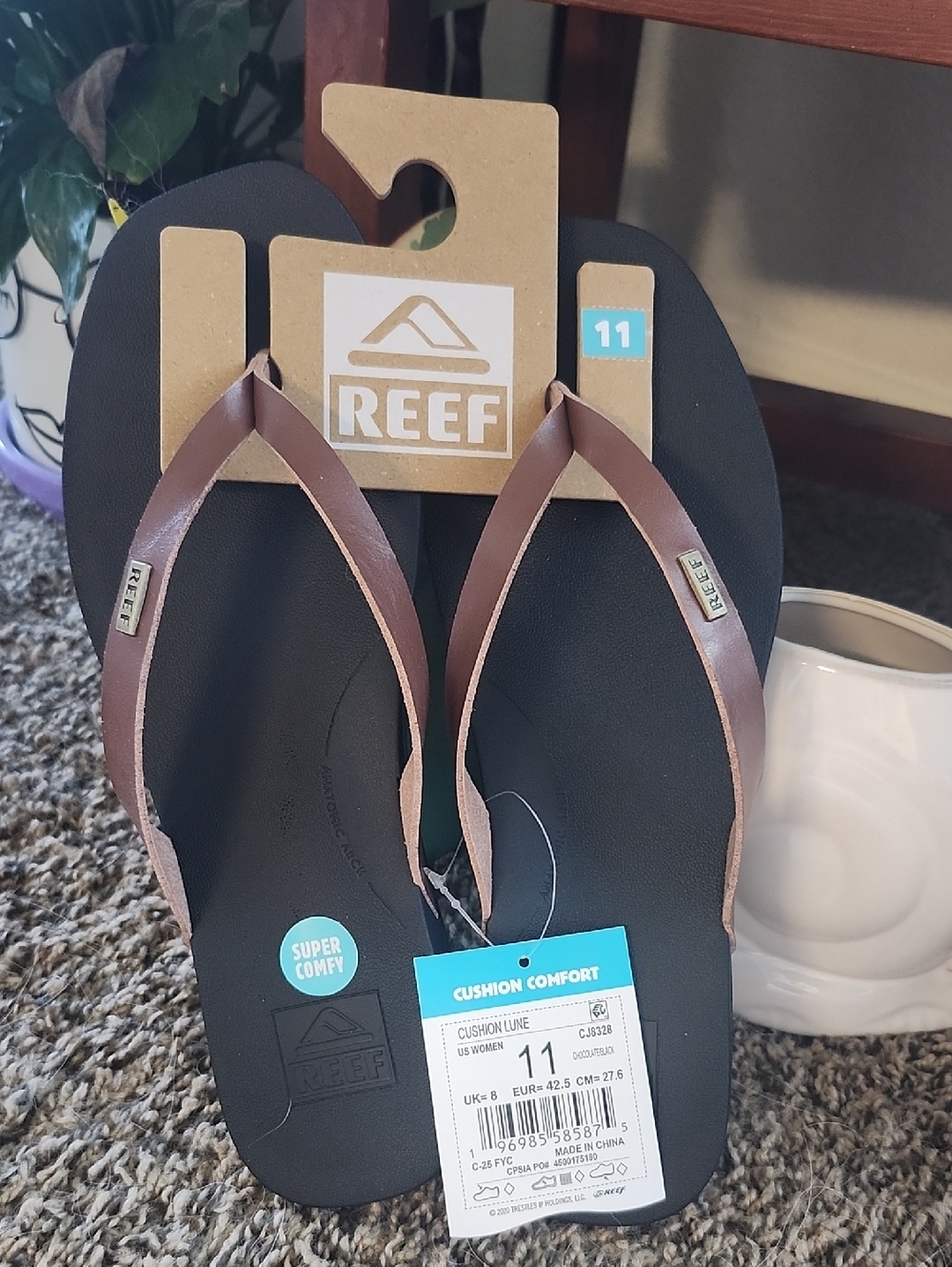 Reef Women Sandals Brown and Black Flip Flops